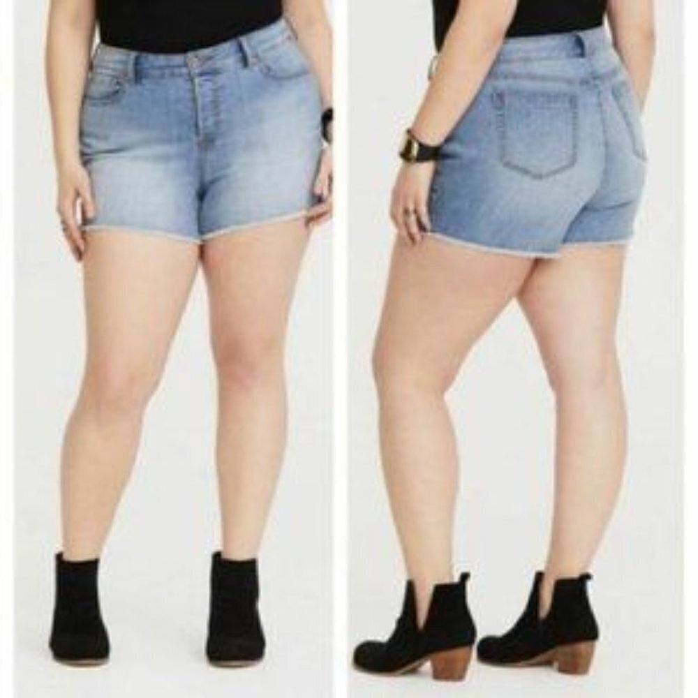 NWT Torrid high rise fray jean denim short 3.5" vintage Montauk Size 10